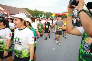 BIB: 104
                            <button type="button" onclick="openModal(3530862)" class="btn btn-primary btn-sm float-right btn-popup" data-toggle="modal" data-target=".modal-high-quality">
                        <i class="fas fa-shopping-cart"></i> Add to Cart
                    </button>
                                            <button type="button" onclick="isThisMe(3530862, true)" class="btn btn-success btn-sm float-right btn-popup btn-isme hidden" data-toggle="tooltip" data-placement="bottom" title="นี่คือรูปของคุณใช่ไหม คลิกที่นี่เพื่อเอาเข้าอัลบั้ม">
                        <i class="fas fa-plus"></i> Add to album
                    </button>
                    <button type="button" onclick="isThisMe(3530862, false)" class="btn btn-warning btn-sm float-right btn-popup btn-isnotme hidden">
                        <i class="fas fa-ban"></i> Remove from album
                    </button>